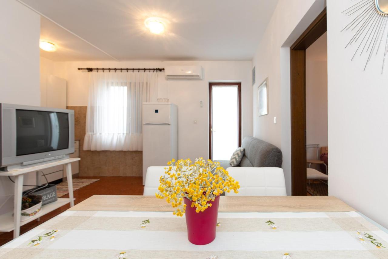 Apartment Drago *Cosy & Close To The Beach! Krk Town Zewnętrze zdjęcie