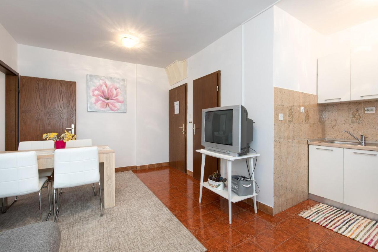 Apartment Drago *Cosy & Close To The Beach! Krk Town Zewnętrze zdjęcie